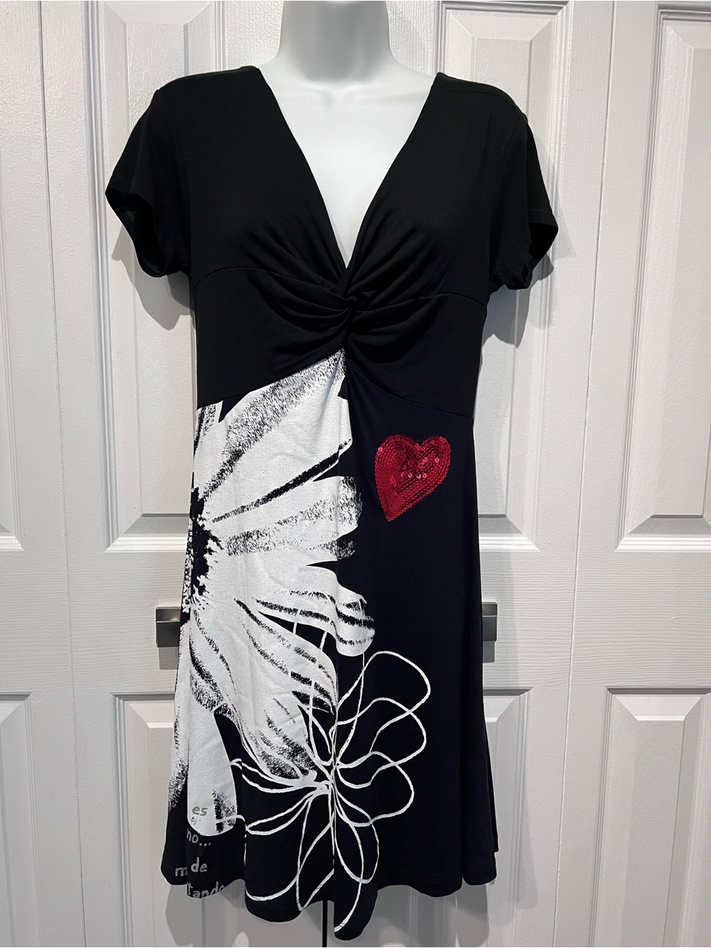 Desigual Maragara Rep Black V Neck Fit & Flare Short Sleeve‎ Dress Size S/M